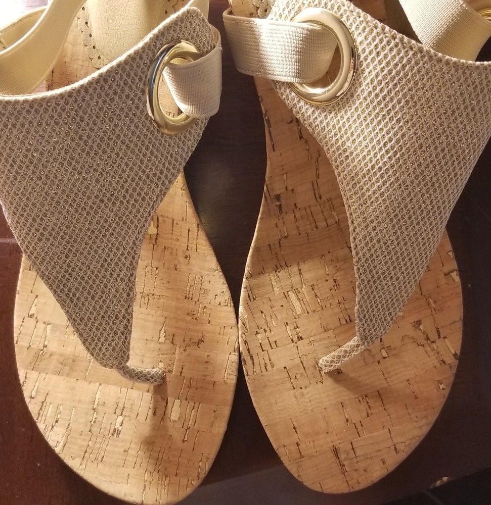 White Mountain wedge sandals NWOT